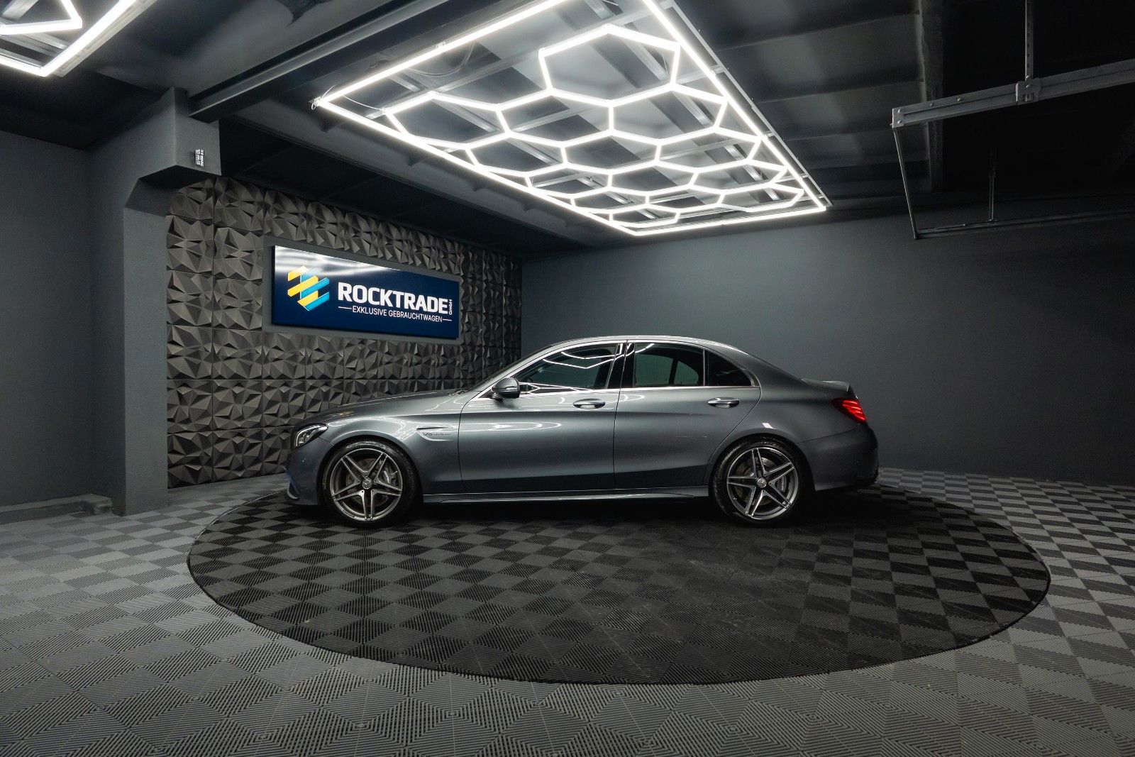 Fahrzeugabbildung Mercedes-Benz C 63 AMG Lim. | BURMESTER | LED | Top Zustand