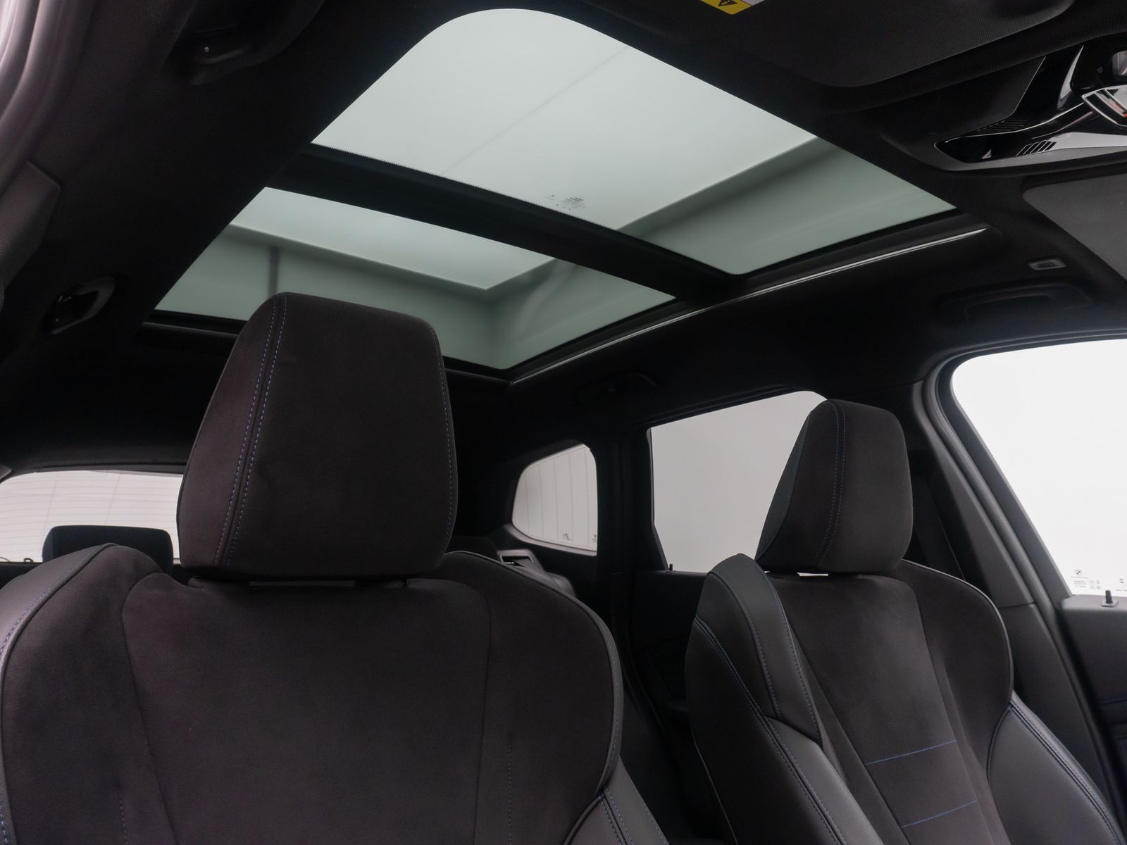 Fahrzeugabbildung BMW iX1 xD30 MSport Panorama 360&deg;HUD DAB Komfort 19"