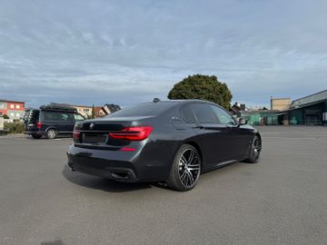 BMW 740 - 5