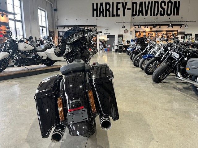 Fahrzeugabbildung Harley-Davidson CVO Street Glide Finanzierung ab 4,99%