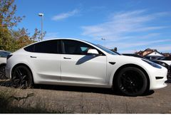 Fahrzeugabbildung Tesla Model 3 Standard Range Plus RWD*Panorama*Kamera*