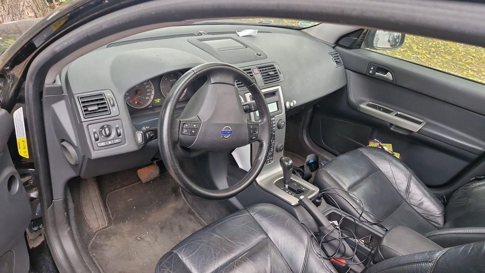 Volvo V50 2006 — rear view