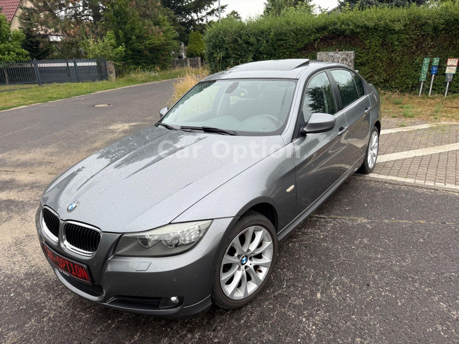 BMW 320i Limousine/Glasdach/´Xenon/Navigation/17Zoll