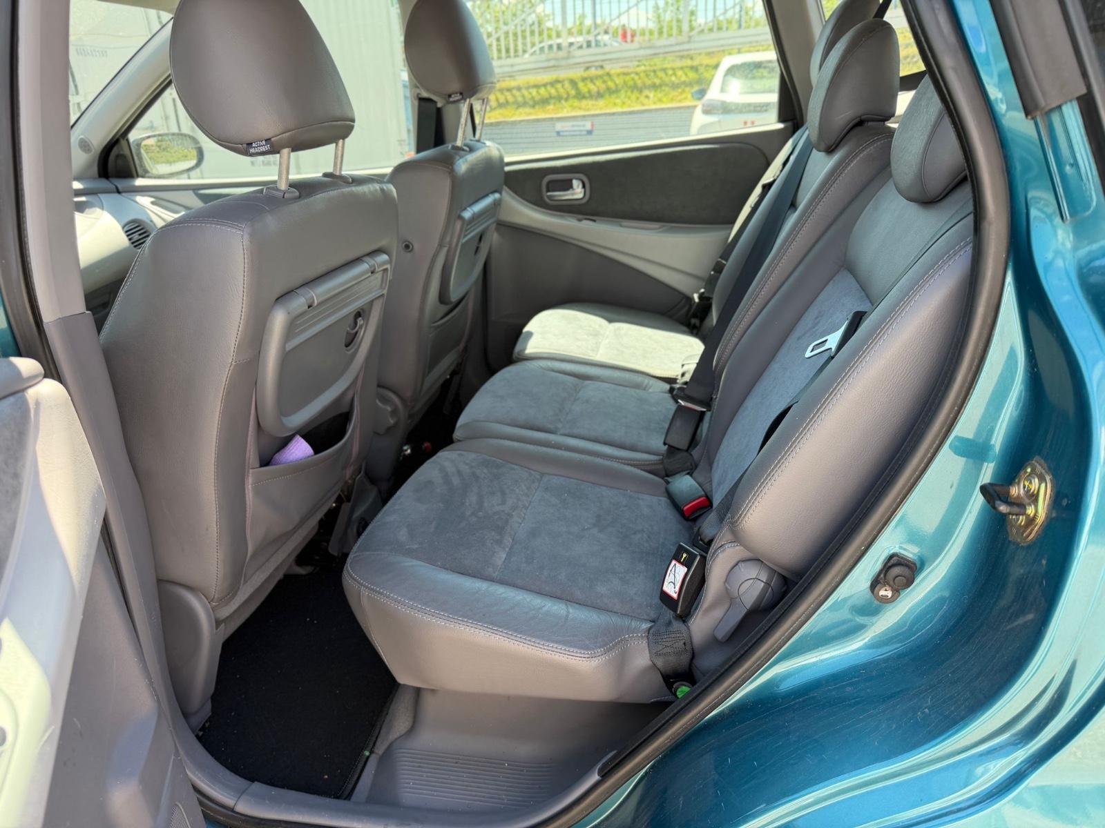 Nissan Almera 2005 — photo 33