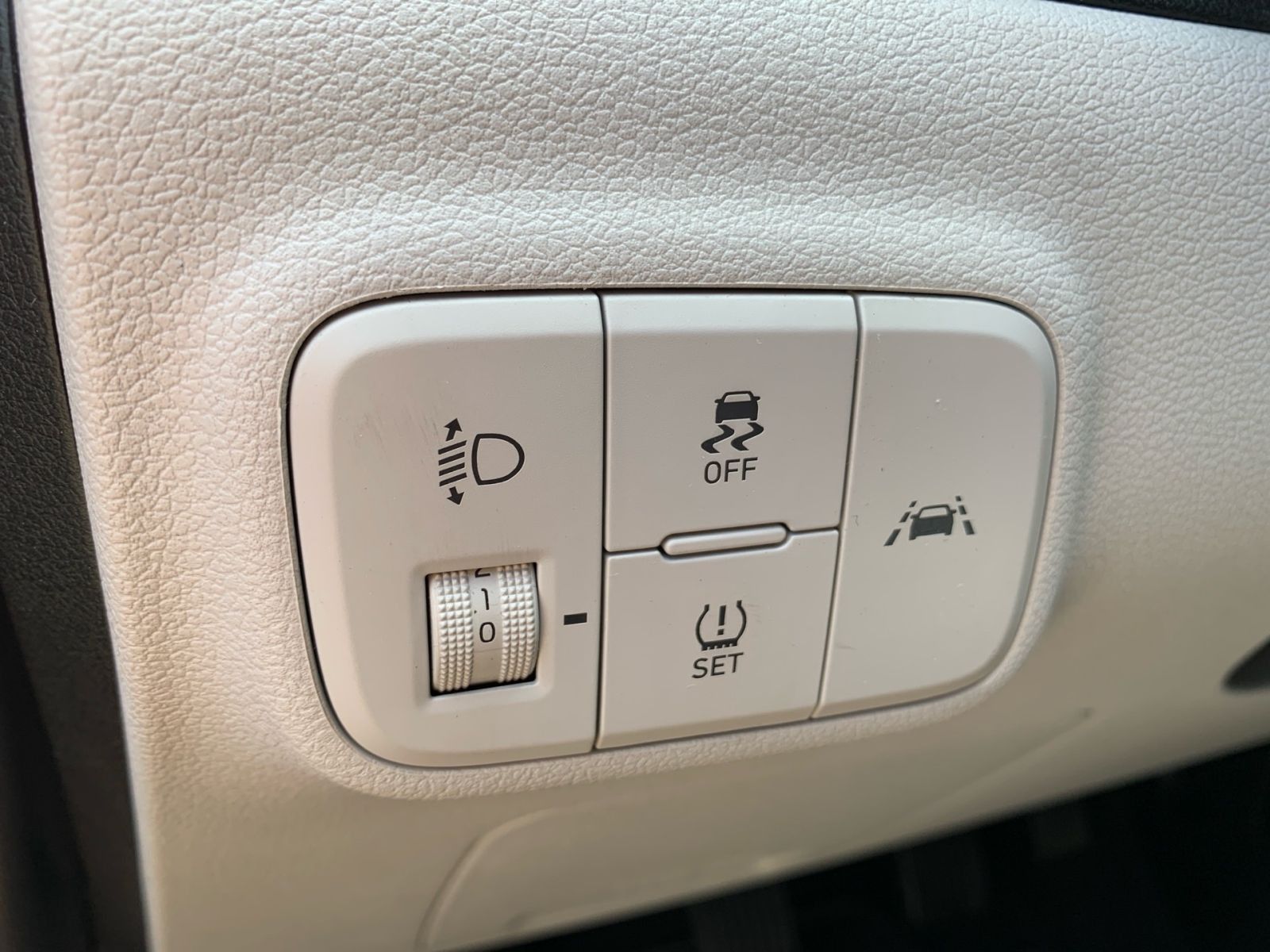 Fahrzeugabbildung Hyundai i10 1.2 Prime Navi Allwetter 1Hd