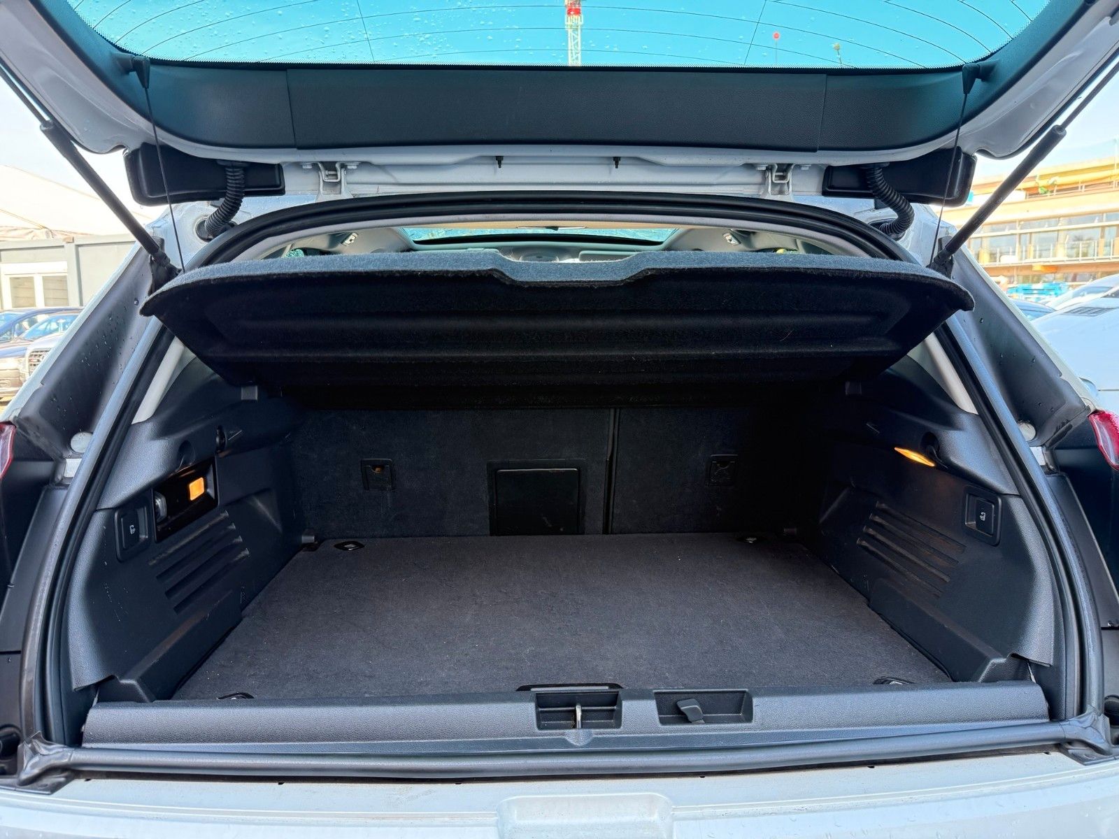 Fahrzeugabbildung Peugeot 3008 Allure --Motorschaden--