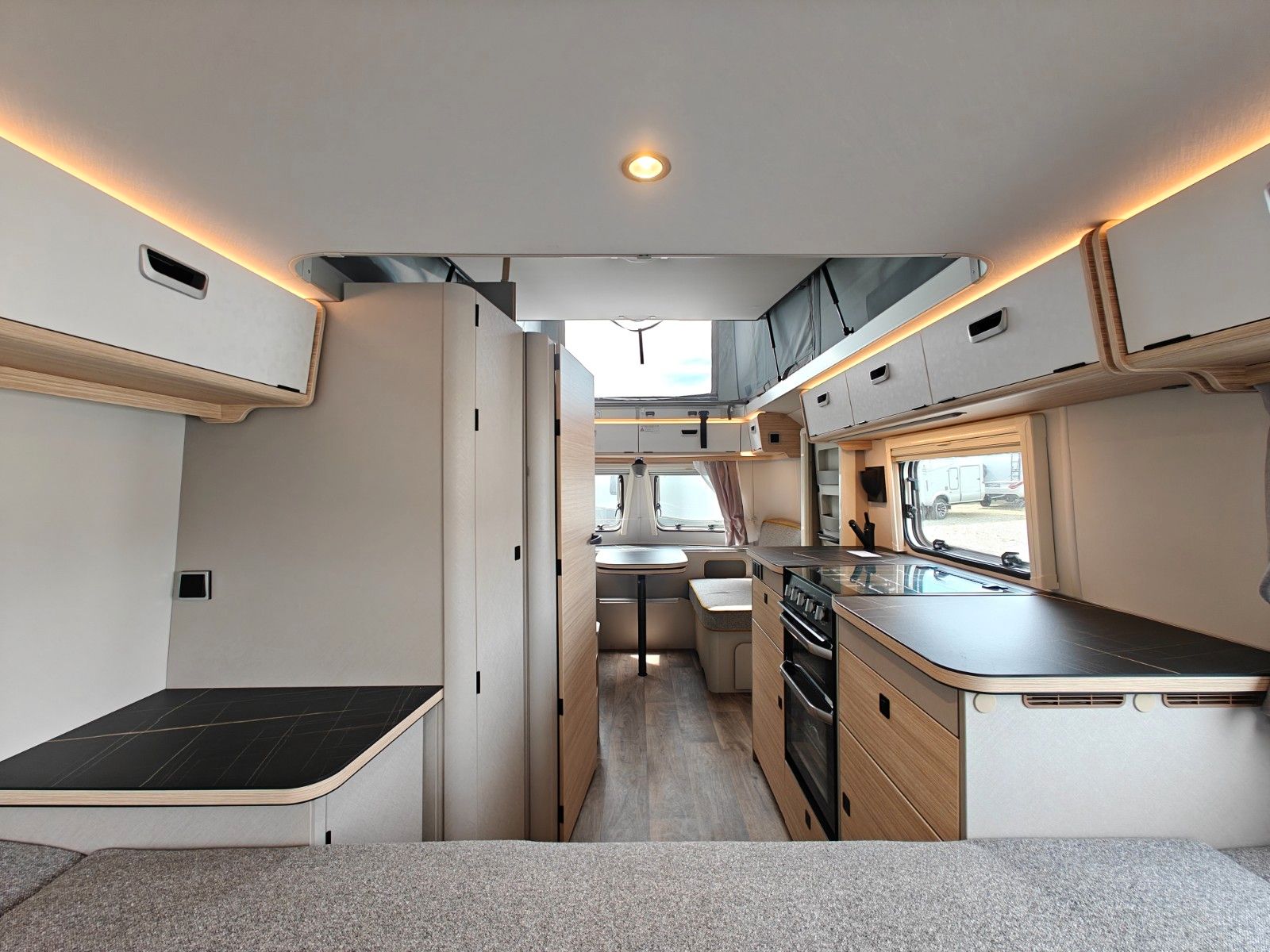 Fahrzeugabbildung HYMER / ERIBA / HYMERCAR Touring 630 Nugget Gold SD - JETZT 5.404€ SPAREN
