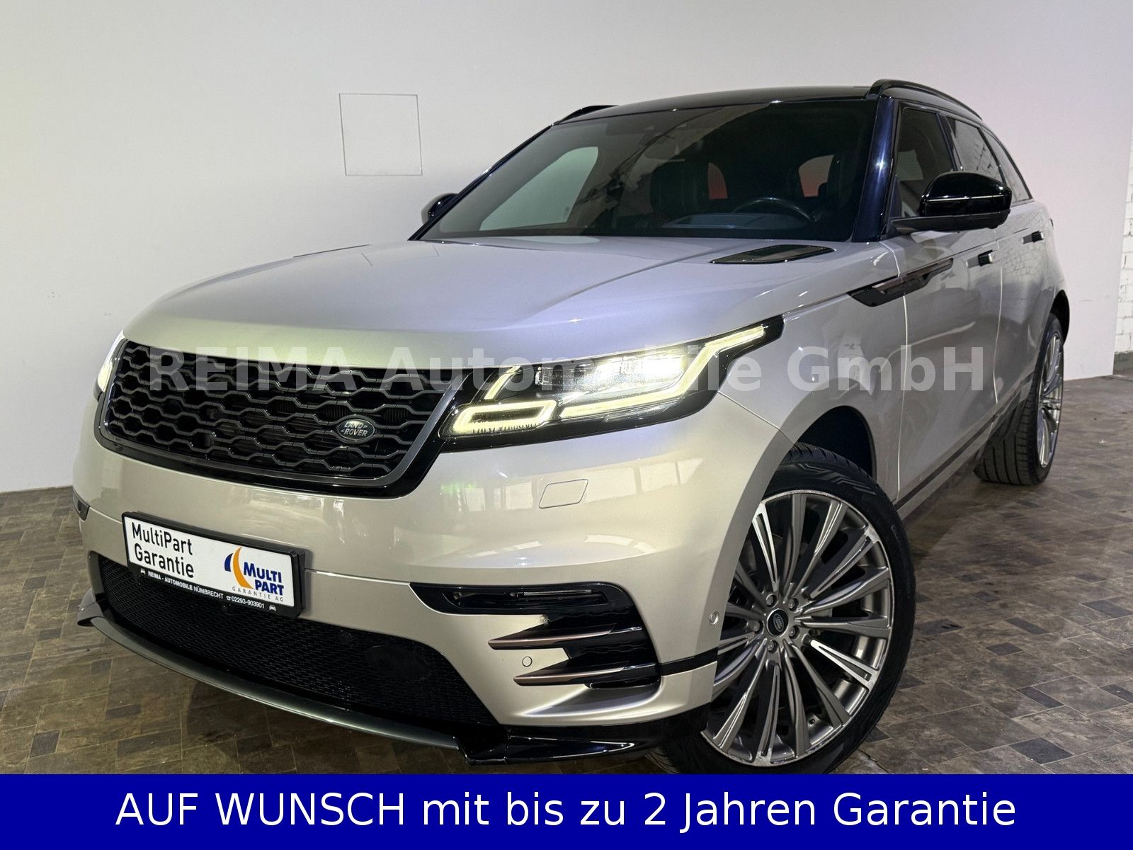 Fahrzeugabbildung Land Rover Range Rover Velar 3,0i R-Dynamic AWD, Pano
