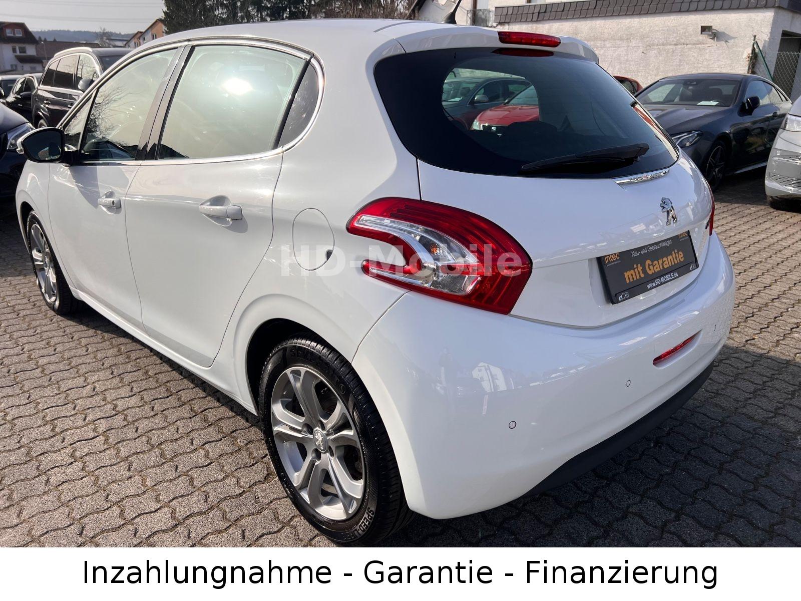 Peugeot 208 Allure, 1. Hand, Scheckheft, Klima, PDC, SHZ
