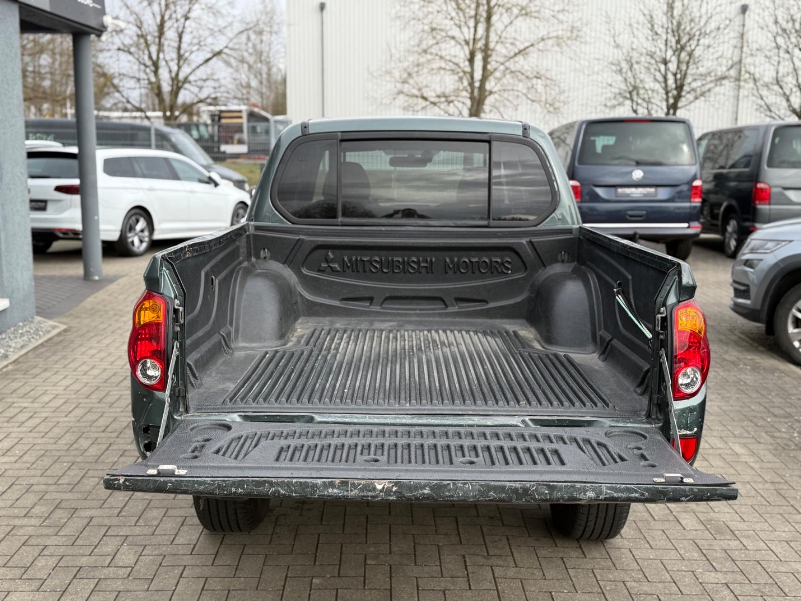 Mitsubishi L200 Intense 2.5 Doppelkabine 4WD /KLIMA/4x4/