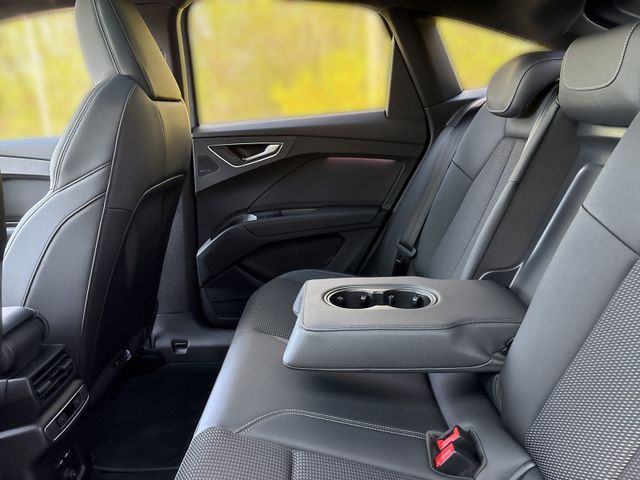 Q4 Sportback e-tron 55 QUATT S LINE MATRIX+AHK+H