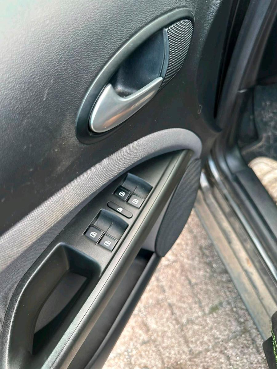 Seat Altea 2011 — photo 10