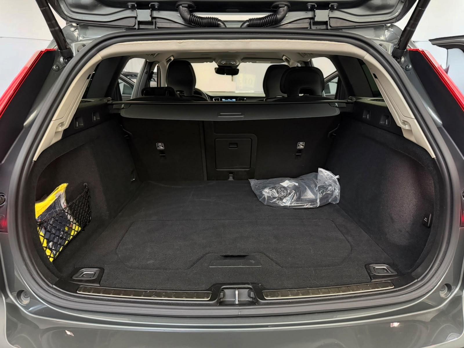 Volvo V60 Kombi Core Hybrid AWD*ACC*AHK*LED*KEYLESS