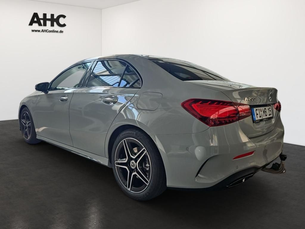 Fahrzeugabbildung Mercedes-Benz A 200 Limousine +AMG+NIGHT+KEYLESS+Standheizung+