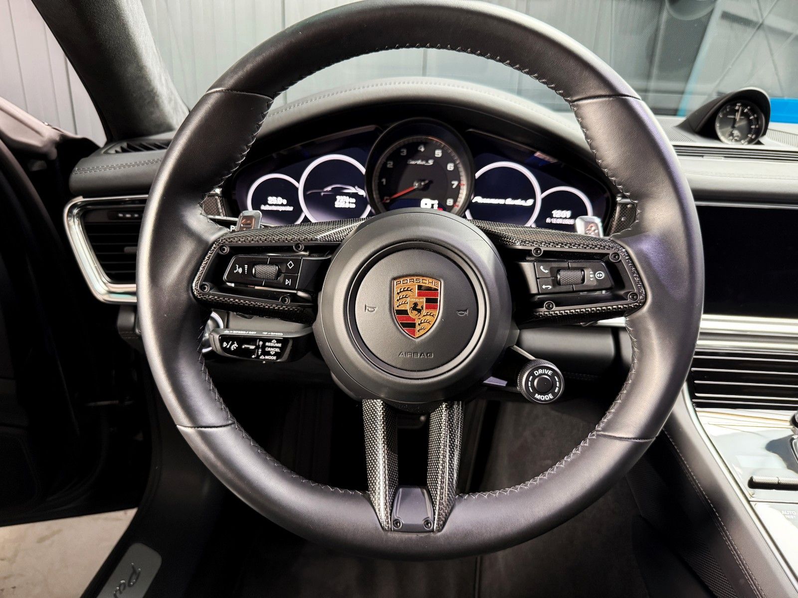 Fahrzeugabbildung Porsche Panamera Sport Turismo Turbo S + Approved + PCCB