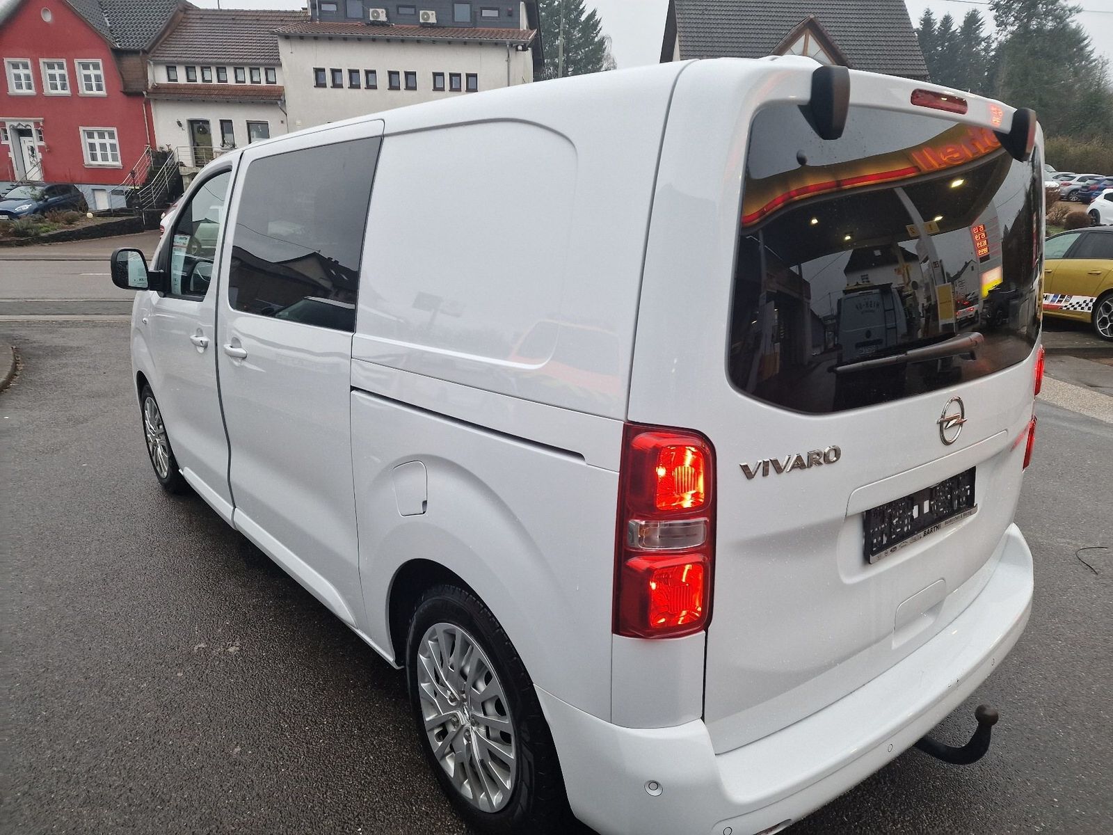 Fahrzeugabbildung Opel Vivaro Kasten Edition M Doppelkabine