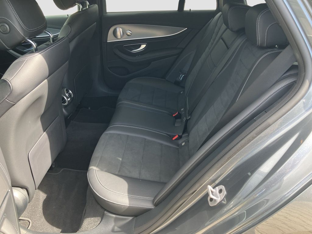 Fahrzeugabbildung Mercedes-Benz E 220 d T-Modell AMG LINE*NightPaket*PanoDach