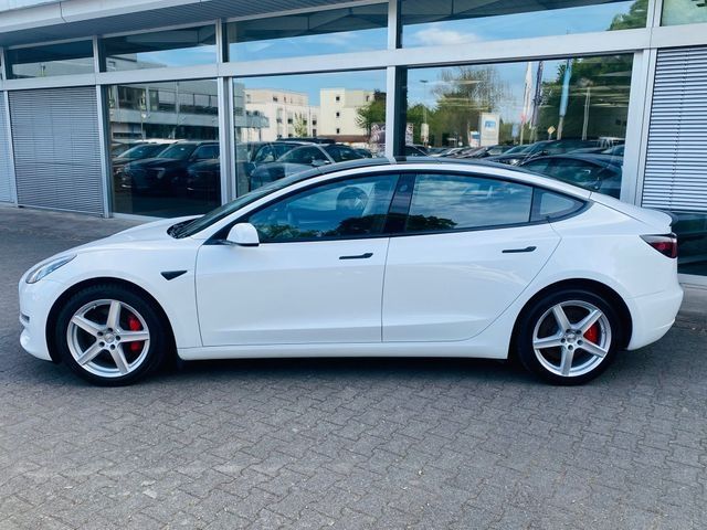 Fahrzeugabbildung Tesla Model 3 PERFORM AWD PANO+NAVI+STDHZ+LED+SHZ+KAM+