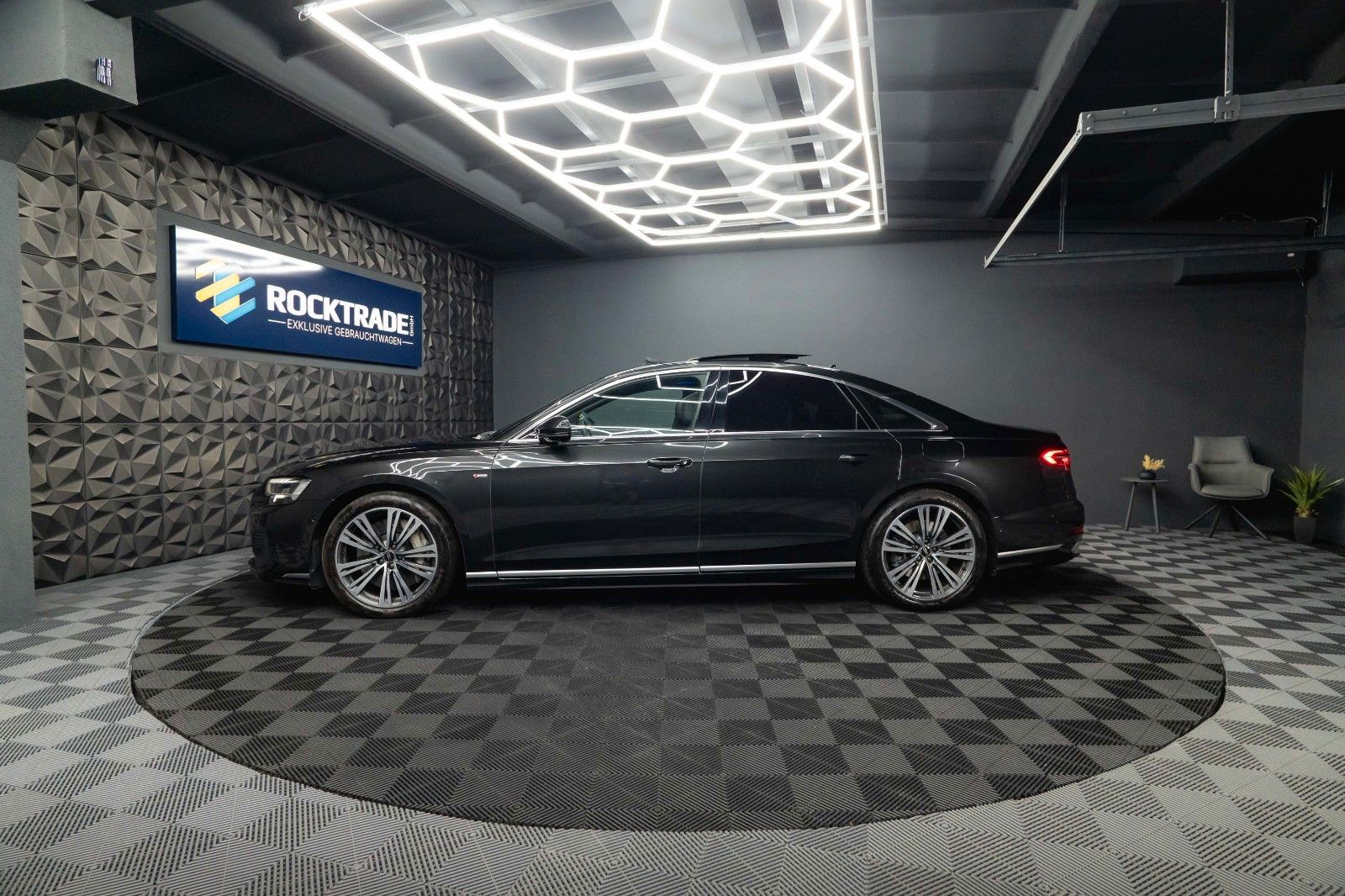 Fahrzeugabbildung Audi A8 60 TFSIe quattro S-Line *Dynamik*Pano*Massage