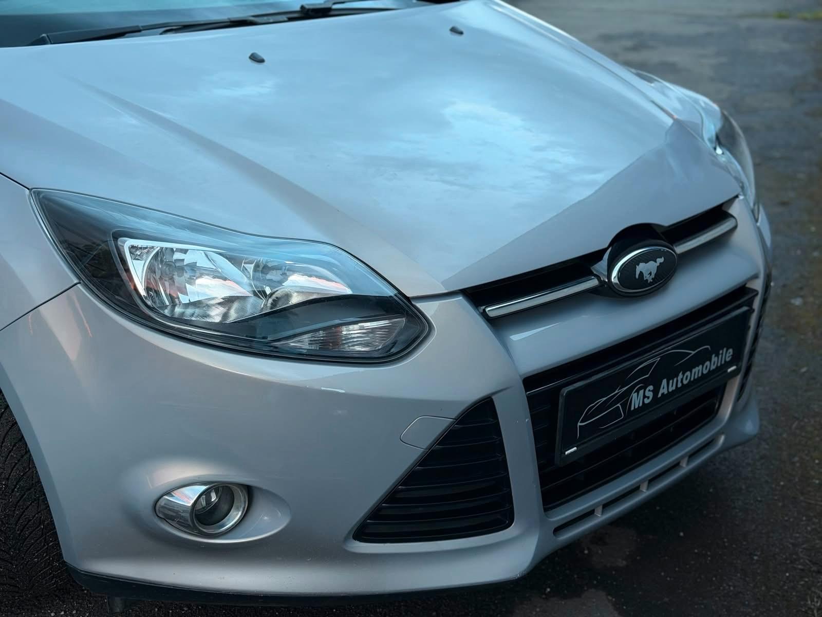 Ford Focus 2012 — photo 8
