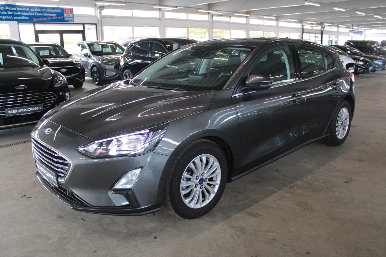 Fahrzeugabbildung Ford Focus Titanium LED WinterPaket DAB NAVI 1.Hand