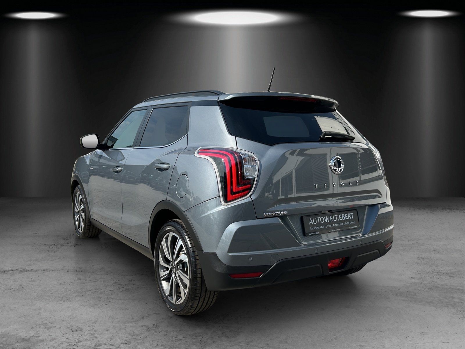 Fahrzeugabbildung Ssangyong Tivoli Sapphire 1.5 T-GDI Aut./4WD/SHZ/DSG/NAVI/