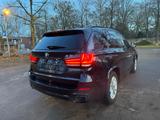 BMW X5 xDrive30d - - BMW X5 mit Diesel-Antrieb: Blau