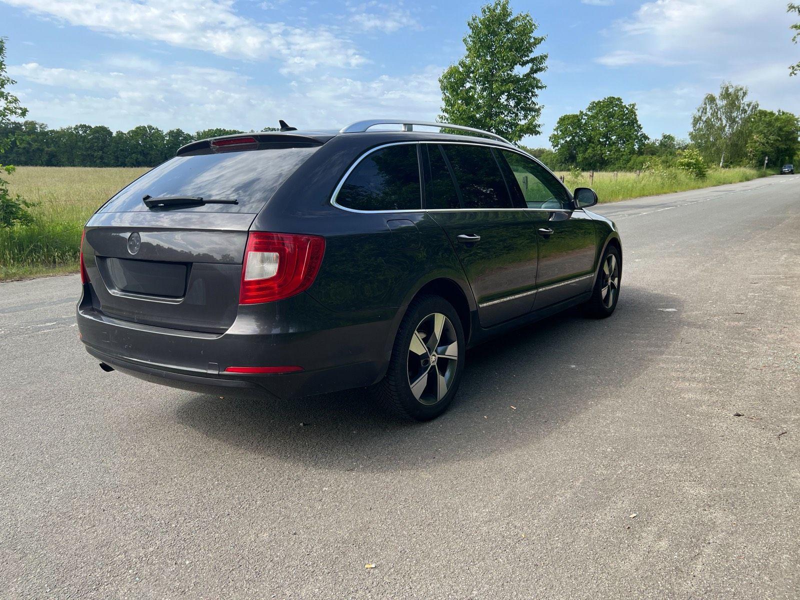 Skoda Superb 2010 — photo 6
