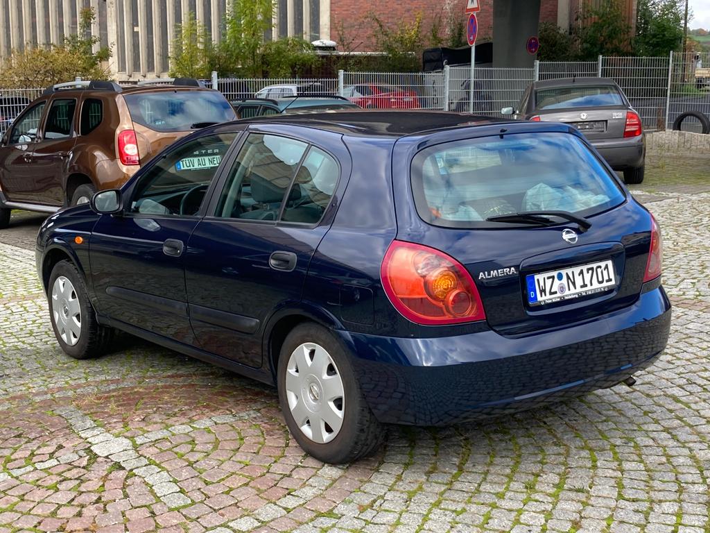 Nissan Almera