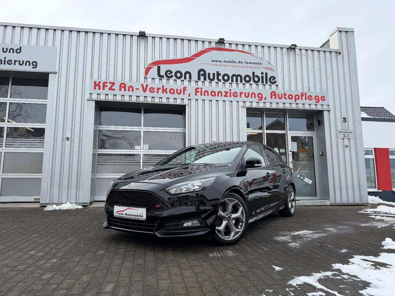 Ford Focus Lim. ST Kamera Navi Sitzh. 6-Gang