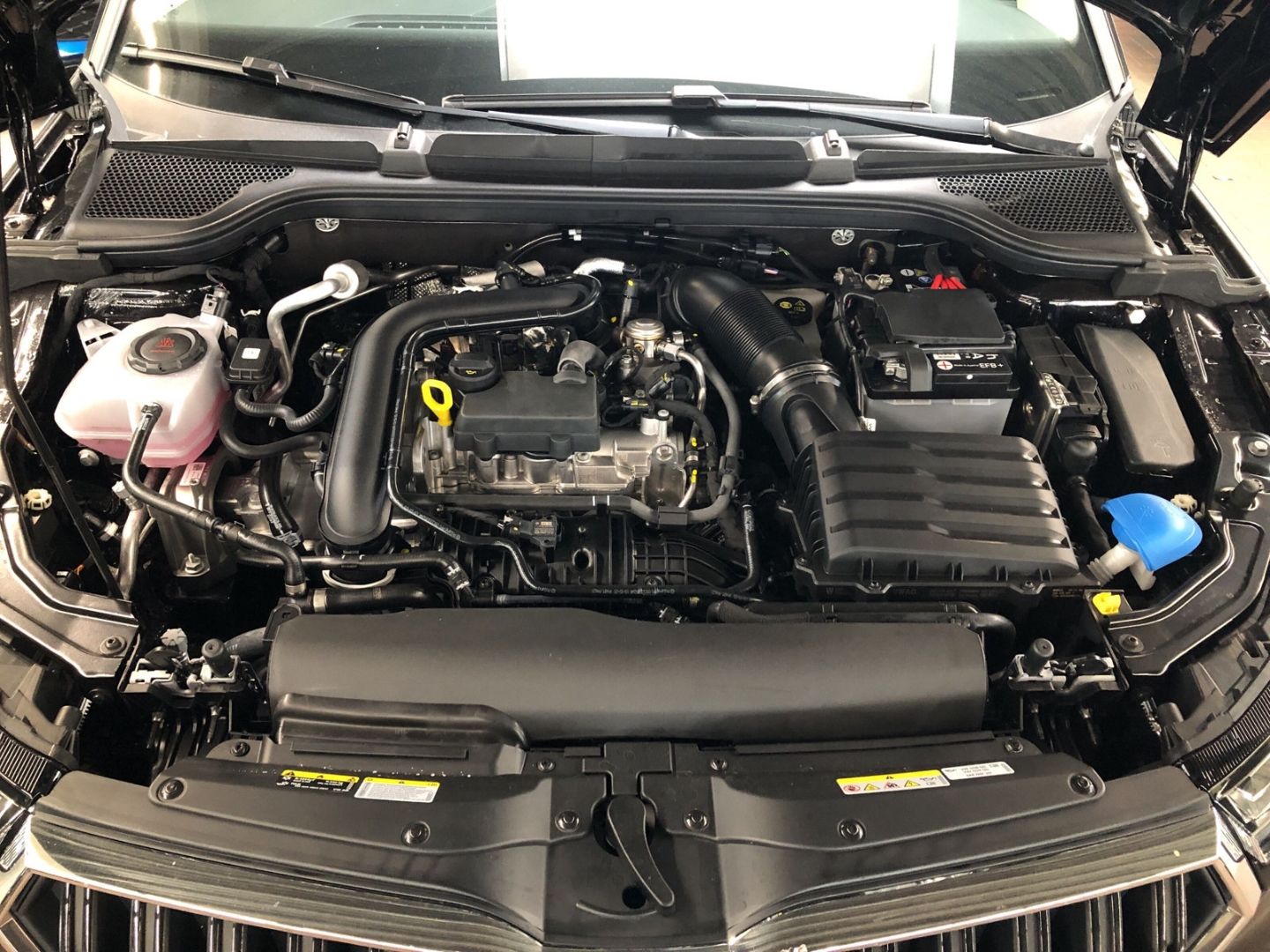 Fahrzeugabbildung SKODA Kamiq Selection Tour 1.0 TSI DSG Navi Digitales