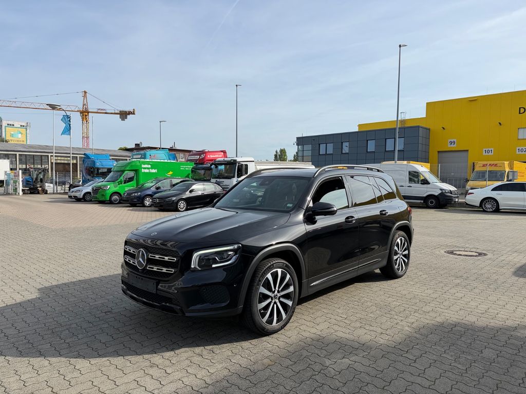 Image of Mercedes-Benz GLB 220