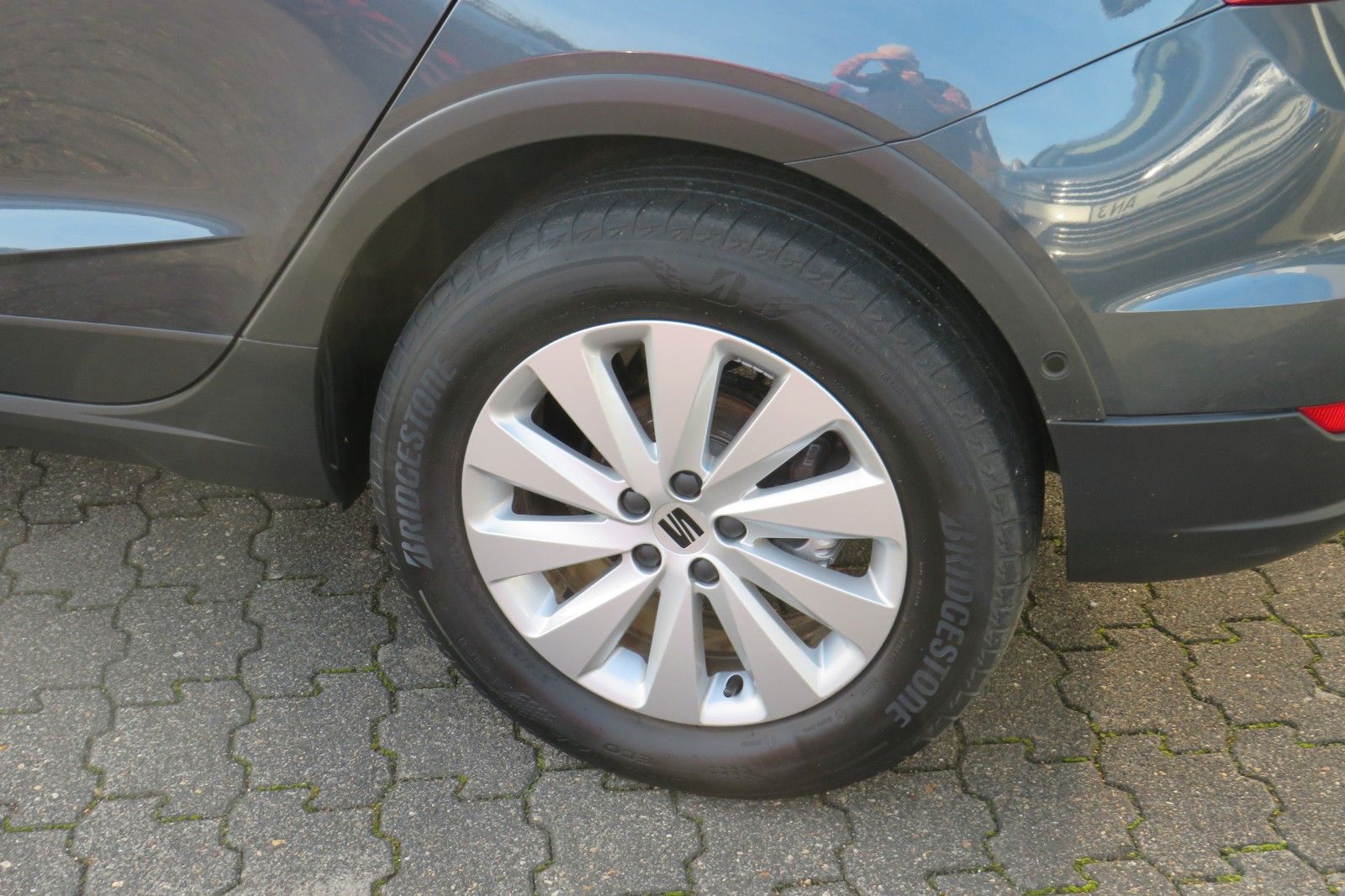 Fahrzeugabbildung SEAT Arona Style DSG GRA KAMERA SITZH. PDC APP-CON 1H