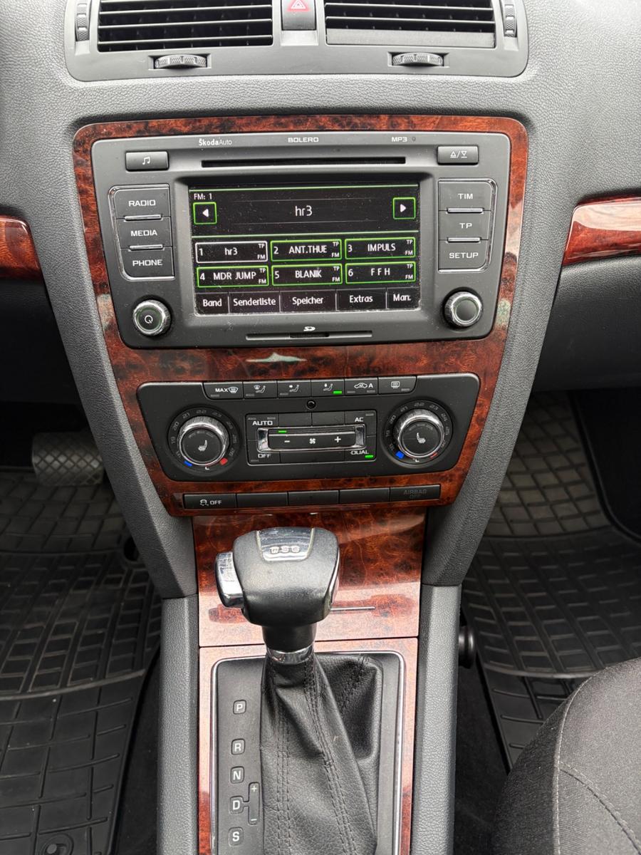 Skoda Octavia 2011 — photo 13