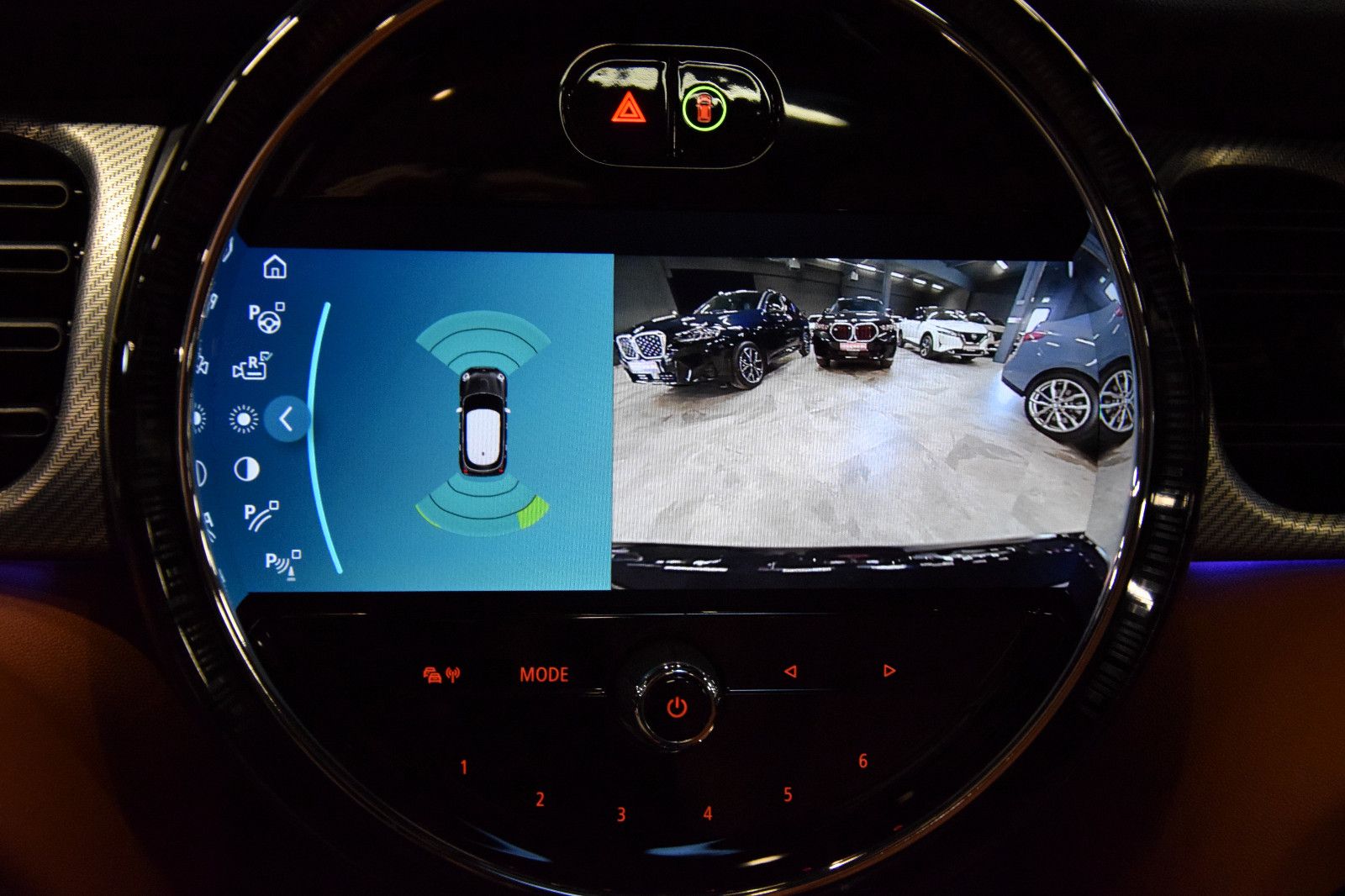 Fahrzeugabbildung MINI Cooper MINI Yours Trim Steptronic Pano Leder HuD