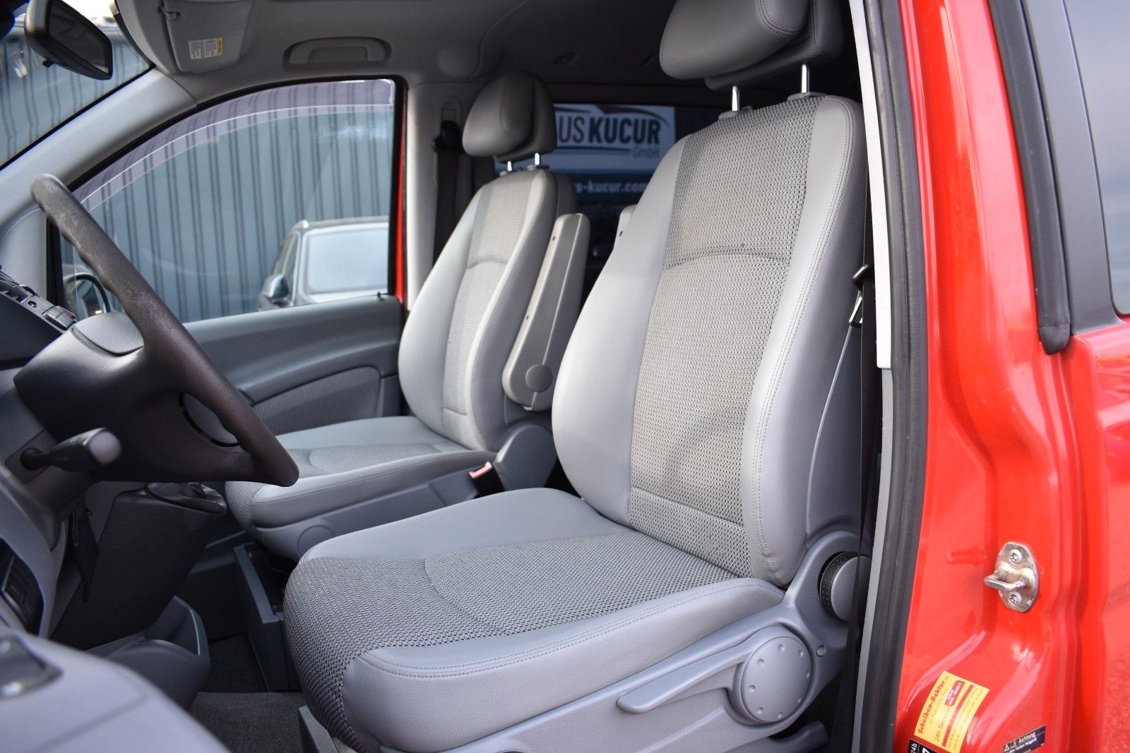 Fahrzeugabbildung Mercedes-Benz Viano 2.2 CDI extralang KLIMA/PDC/AHK/6 Sitze