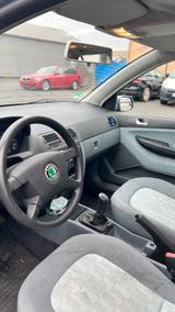 Skoda fabia 1.4 / NEU TÜV - Skoda Fabia aus 2002: 1.4
