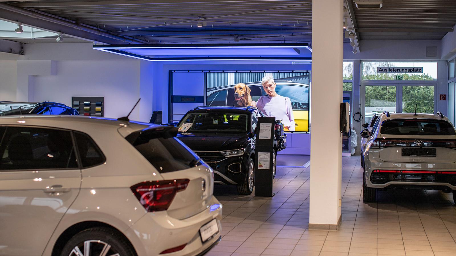 showroom-image-top