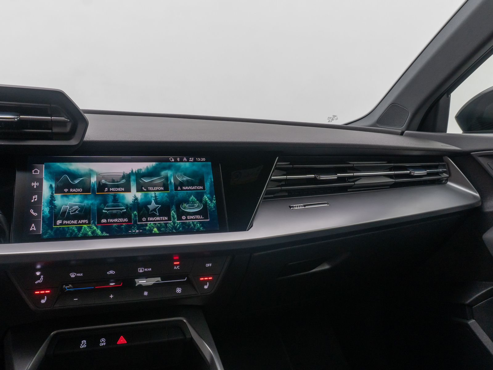 Fahrzeugabbildung Audi A3 30 TFSI S tronic Sportback PDC DAB FahrAssist