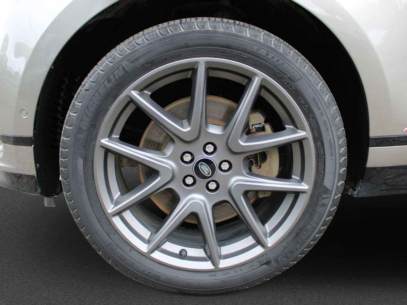 Fahrzeugabbildung Land Rover Range Rover Velar Hybrid P400e R-Dynamic S