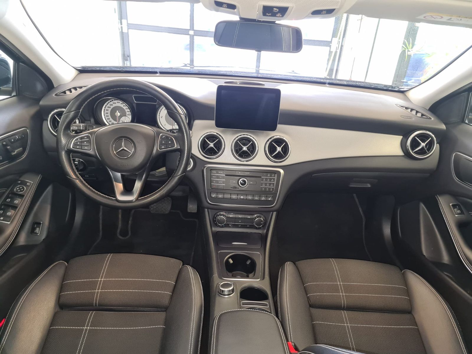 Fahrzeugabbildung Mercedes-Benz GLA 220 CDI / d 4Matic / NAVI / XENON /