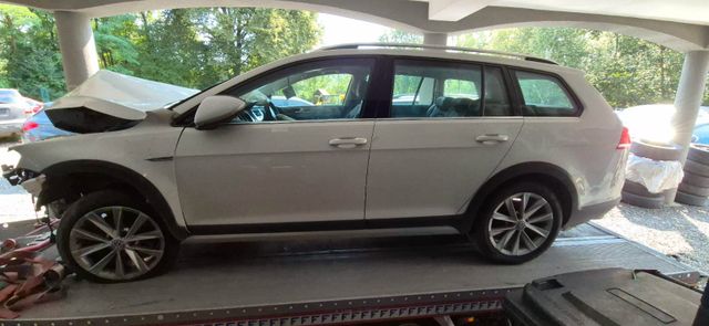 Volkswagen Golf VII Alltrack Variant Basis BMT 4Motion