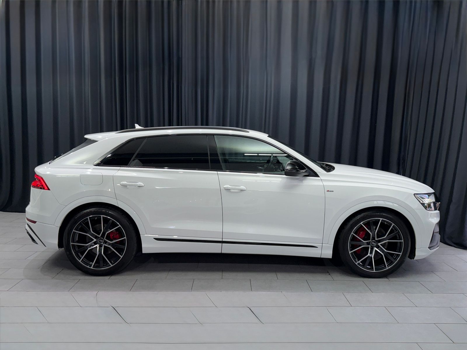 Fahrzeugabbildung Audi Q8 50 TDI quattro |MATRIX|AHK|LUFT