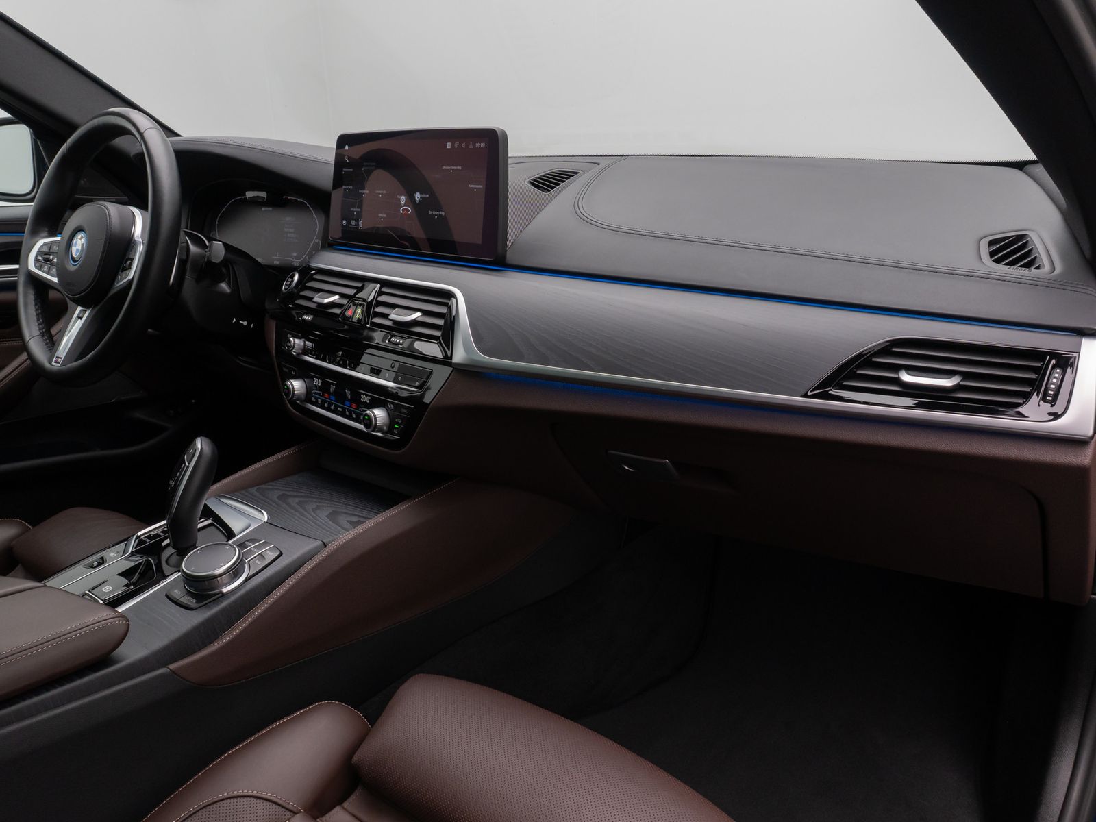 Fahrzeugabbildung BMW 530e xD M Sport Laser DAB H/K HUD AHK Panorama