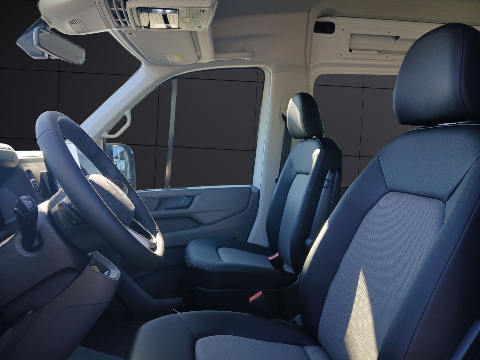 Fahrzeugabbildung Volkswagen Crafter Kasten TDI 130 kW MR 4 MOTION TLED RearV