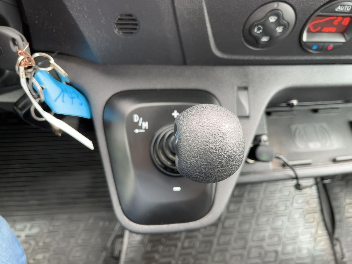 Fahrzeugabbildung Renault Master L2H2 3,3t Blue dCi 150 AHK Automatik