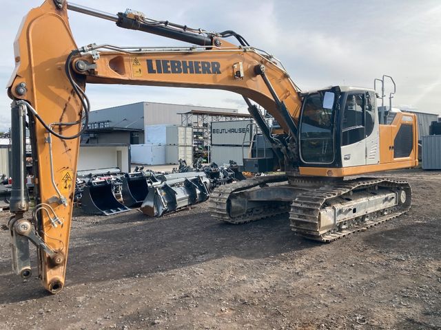 Liebherr R926