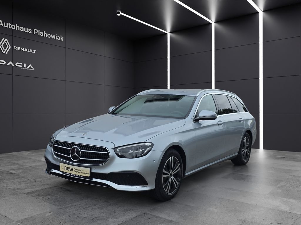 Image of Mercedes-Benz E 300
