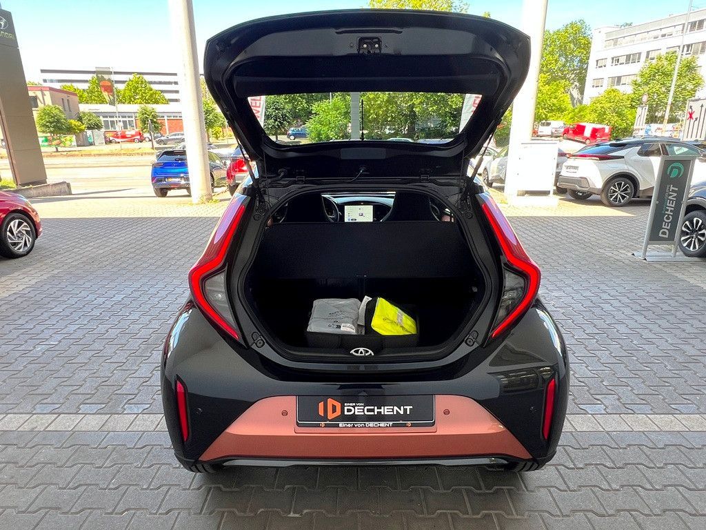 Fahrzeugabbildung Toyota Aygo 1.5 Lounge Kamera,LED,Matrix,Navi,SHZ,ACC