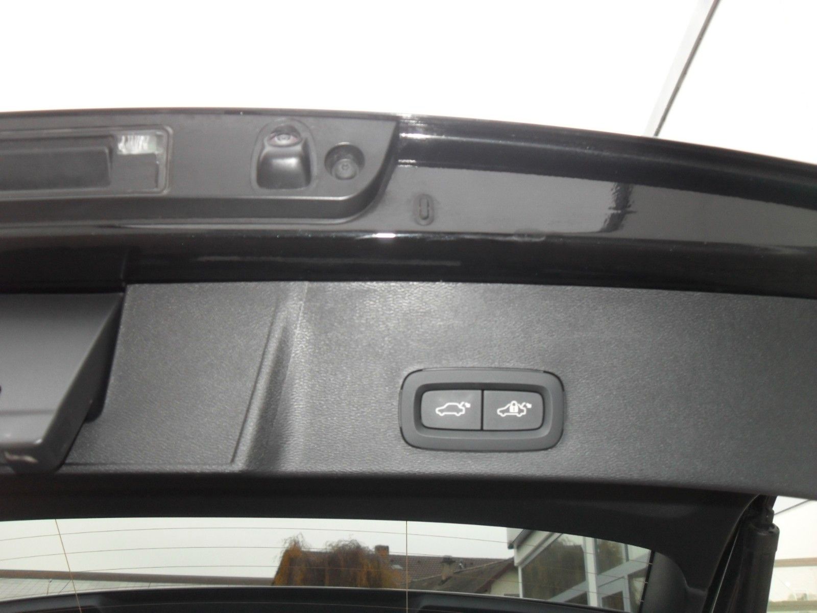 Fahrzeugabbildung Volvo XC40 B4 Plus Black Edition | 360° | Pamora.